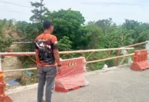 Jembatan Baliara Rusak Ditabrak Mobil, BPBD Parimo Pasang Barier