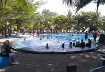 Ribuan Wisatawan Padati Taipa Beach Palu