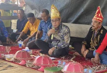 Bupati Parimo Dukung Pelestarian Adat dan Pembangunan Rumah Adat di Tomini