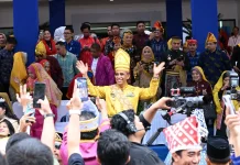 Banyak Lahirkan Orang Hebat, Gubernur Sulteng: Waktunya Bantu Ibu Kita