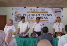 Pelatihan Perakitan Baja Ringan untuk Sarana Pengelolaan Sampah Plastik