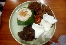 Nasi Uduk Jadi Favorit Kuliner Malam Warga