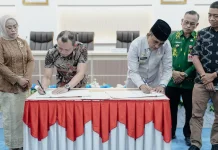 Bangkitkan Aktivitas Golf di Palu, Anwar Hafid dan PGP Teken MoU