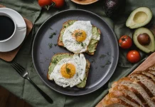 Kombinasi Sehat Roti, Alpukat, dan Telur