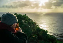 Nikmati Minuman Hangat dalam Keheningan, Cara Tenangkan Pikiran
