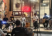 Komunitas Musik Jalanan Warnai Malam Palu