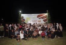 Bangkitkan Syiar Islam, Risma Al-Aqrabin Kayumalue Sukses Gelar Pawai 800 Obor