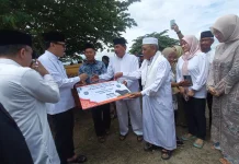 Kepala Bakarantin Serahkan Banmas Presiden RI dalam Rangka Hari Raya Idul Adha