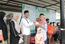 PT IMIP Bagikan 1.800 Paket Daging Kurban untuk Karyawan dan Warga