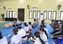 Penyuluh Agama Hindu Berikan Pembinaan Rohani di Polres Parimo