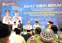 Ribuan Jamaah Ikuti Jumat Subuh Berkah di Kantor Gubernur Sulteng