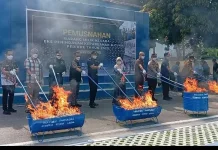 Bea Cukai Pantoloan Musnahkan 4,6 Juta Batang Rokok Ilegal dan 275 Bal Pakaian Bekas