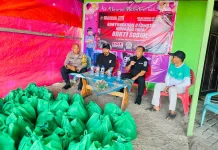 Bhayangkara Otomotif Nambaso Salurkan Bansos untuk Warga Penggaraman