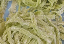 Mie Homemade, Gunakan Sawi Hijau sebagai Pewarna Alami