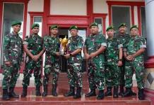 Danrem 132/Tadulako Tekankan Disiplin, Terima Piala Badminton Kapolda Cup 2026