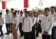 Wabup Poso Lepas Kontingen Utsawa Dharmagita ke Seleksi Tingkat Provinsi