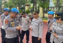 Kasi Propam Polresta Palu Laksanakan Pemeriksaan Kelengkapan Personel