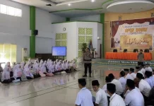 Satbrimob Polda Sulteng Tanamkan Jiwa Kebangsaan Siswa MAN IC Palu
