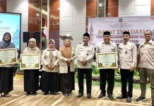 Kemenhaj Sulteng Beri Penghargaan Tiga Daerah Terbaik Penyelenggara Haji 2026