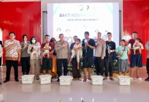 Bakti Kesehatan Polri, Polda Sulteng Bagikan 1.300 Paket Sembako