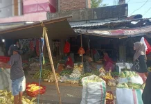 Penjualan Jagung di Pasar Manonda Ramai Menjelang Akhir Pekan