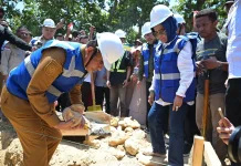 Gubernur Anwar Hafid Letakkan Batu Pertama Kampung Nelayan di Buol