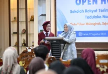 Siswa SRT 20 Palu Fasih Pidato Bahasa Asing, Wagub Sulteng Terpukau