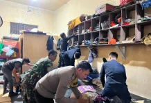 Pastikan Bebas Halinar, Petugas Rutan Palu Geledah Kamar Warga Binaan