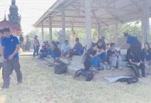 Kerja Bakti Tumbuhkan Kebersamaan Siswa Hindu
