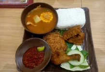 Ayam Penyet dan Sayur Asem, Pilihan Kuliner Bercita Rasa Khas Jawa di Palu