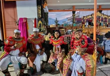 Tari Topeng Tua, Simbol Leluhur dan Kesucian Upacara Hindu Bali