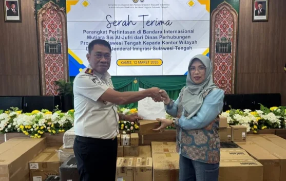Imigrasi Palu Terima Hibah Perangkat Perlintasan dari Dishub Sulteng