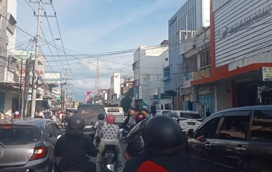 Kemacetan Warnai Jalan Gajah Mada jelang Berbuka Puasa