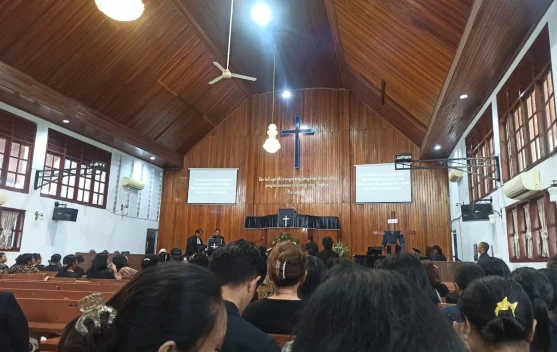 Peringatan Jumat Agung HKBP Palu Berlangsung Khusyuk dan Penuh Makna