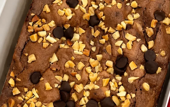 Aroma Brownies Kacang Tarik Minat Warga