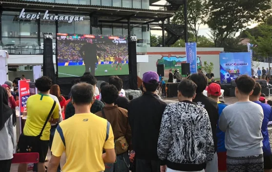 Masyarakat Meriahkan Nobar Bola Gembira Piala Dunia 2026 di Palu