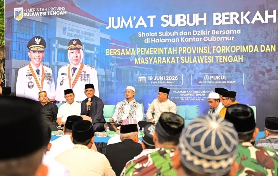 Ribuan Jamaah Ikuti Jumat Subuh Berkah di Kantor Gubernur Sulteng