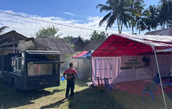 Polda Sulteng Distribusikan Air Bersih untuk Warga Terdampak Gempa di Sigi