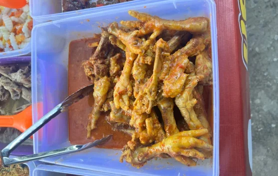 Ceker Ayam Tetap Digemari Berkat Cita Rasa Khas dan Kandungan Kolagen