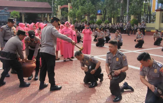 Lima Puluh Empat Personel Polresta Palu Naik Pangkat