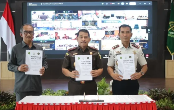 Kejati Ditjenpas Sulteng PKS Implementasi Persidangan Secara Elektronik