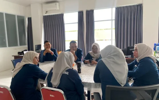 6 Cara Membangun Teamwork yang Solid agar Kinerja Tim Semakin Optimal