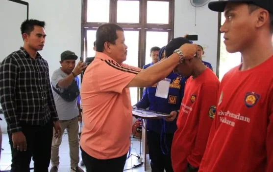 Wabup Parigi Moutong Kukuhkan 23 Relawan Pemadam Kebakaran