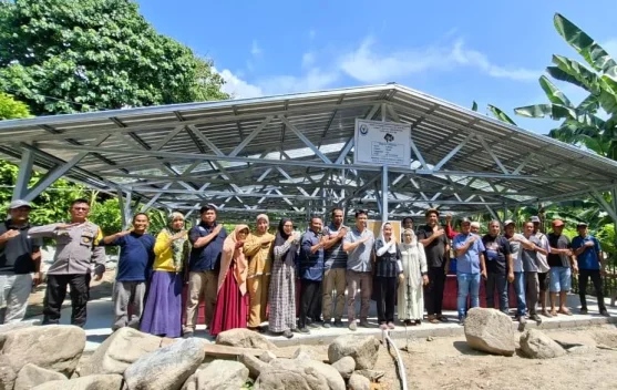 Wawali Palu Serahkan Bantuan Kolam Bioflok untuk Warga Tondo dan Kabonena