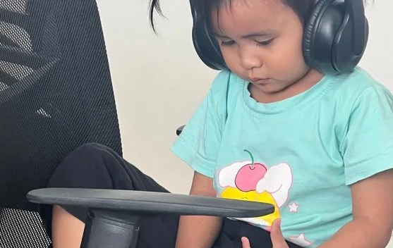 Penggunaan Gawai Berlebihan Ganggu Kesehatan Anak