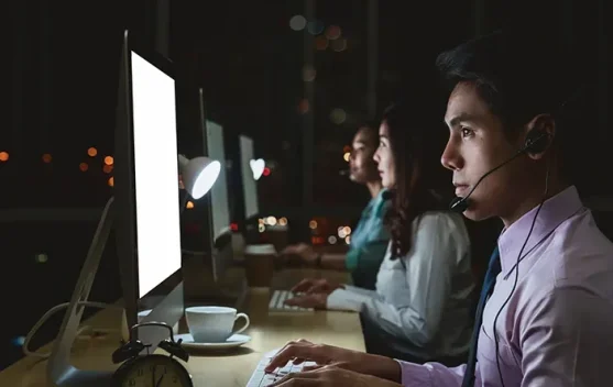 Tips Tetap Bugar saat Bekerja Malam