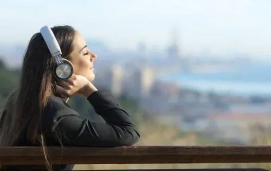 Benarkah Mendengarkan Musik Bisa Redakan Stres?