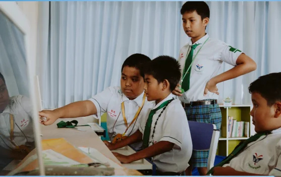 Teknologi Bantu Belajar, tapi Jangan Ketergantungan