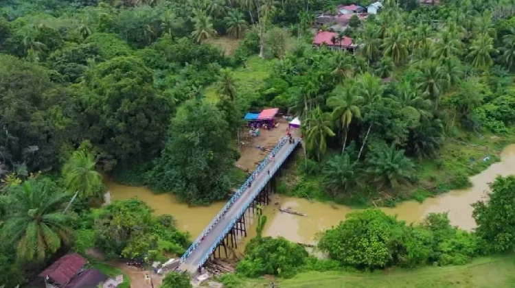 Jembatan Merah Putih Presisi di Kuansing selesai Dibangun