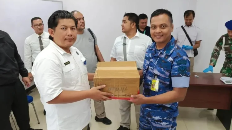 Ganja 1,3 Kg Digagalkan di Bandara SSK II Pekanbaru